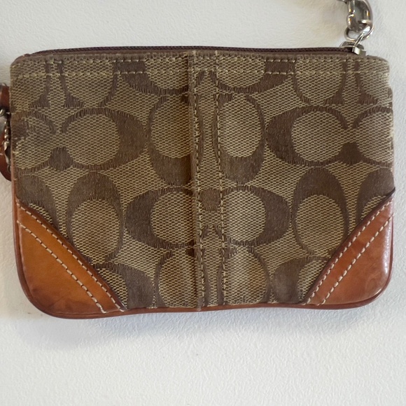 Coach Signature Jacquard Wristlet Leather Trim - Picture 5 of 10